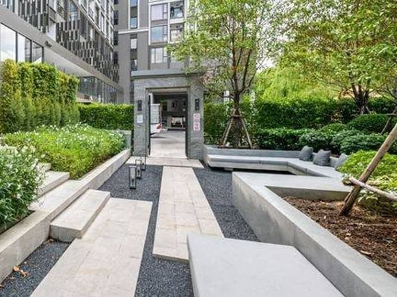 1 Bedroom Condo