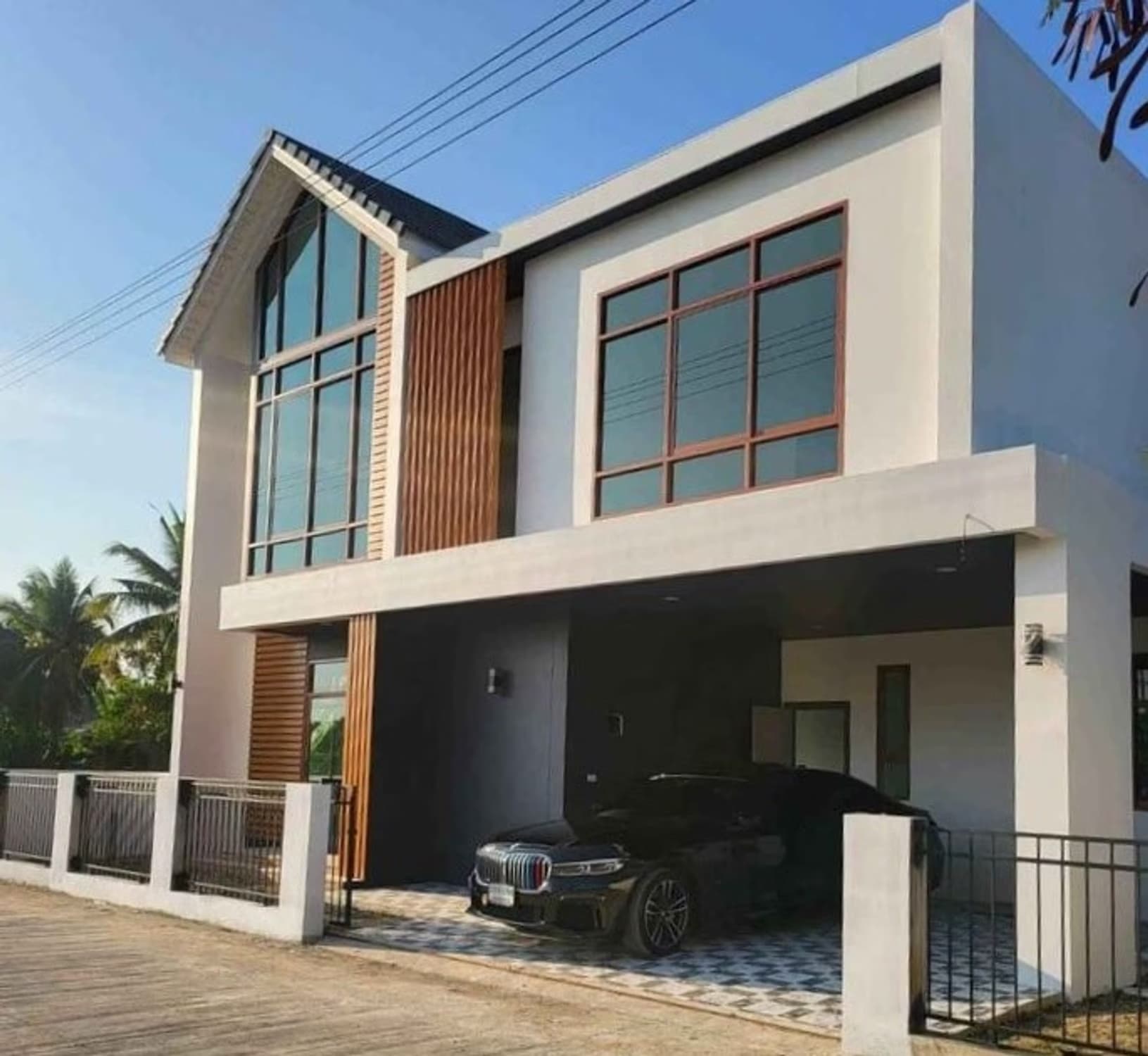 5 Bed House for Sale in Hang Dong - Image 1