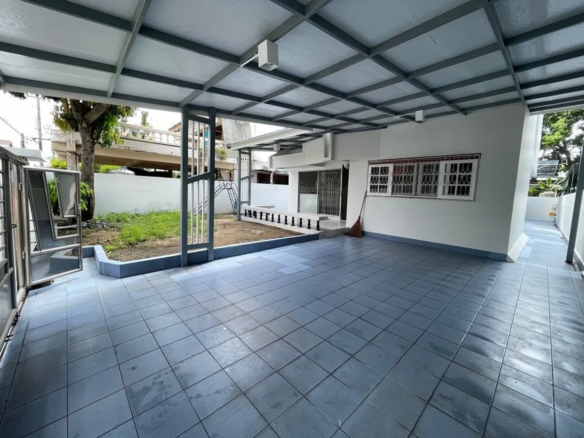 4 Bedroom House - Image 18