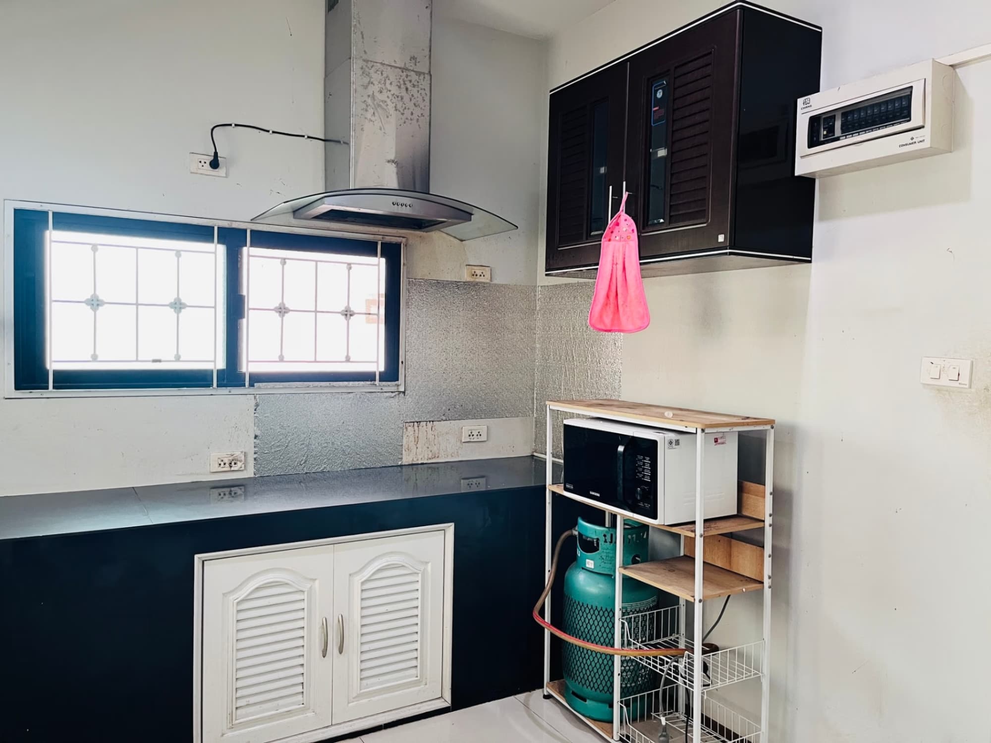 3 Bed House for Rent in Saraphi District - Image 4