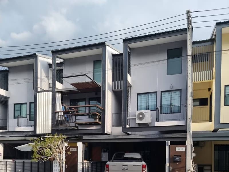 3 Bed Townhouse for Rent and Sale in Mueang Chiang Mai