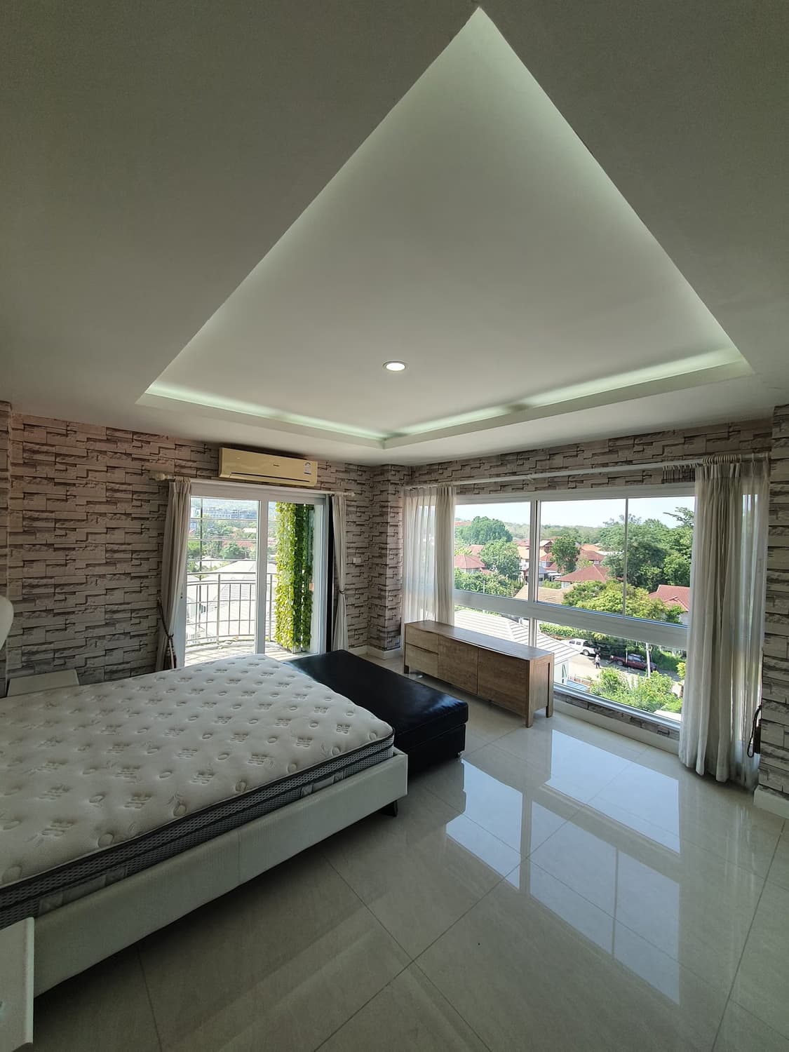 2 Bed Condo for Sale in Mueang Chiang Mai - Image 3