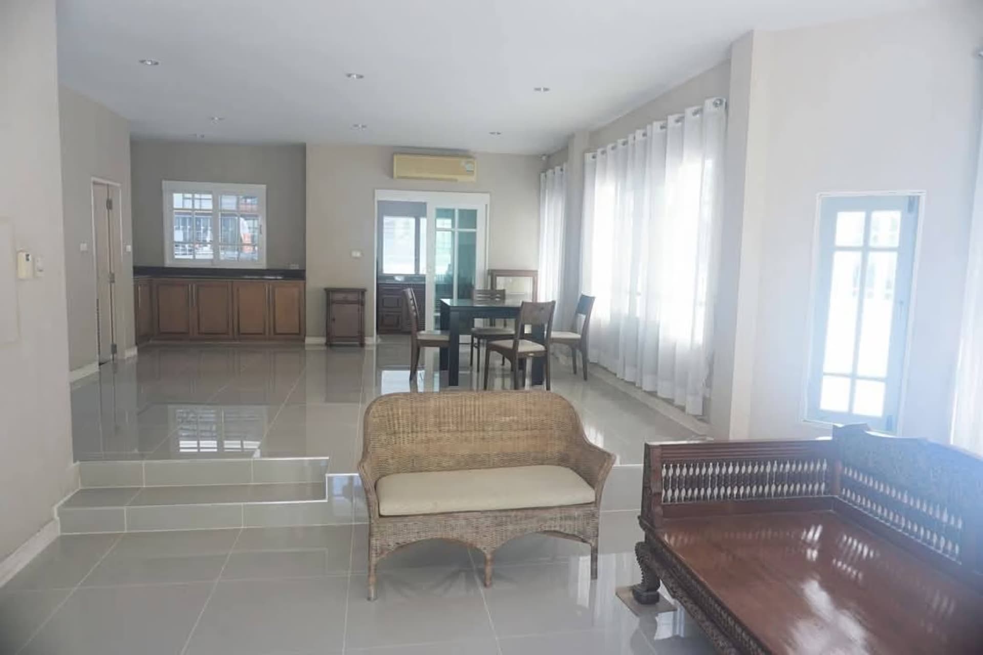 3 Bed House for Rent and Sale in Bang Phli - Image 3
