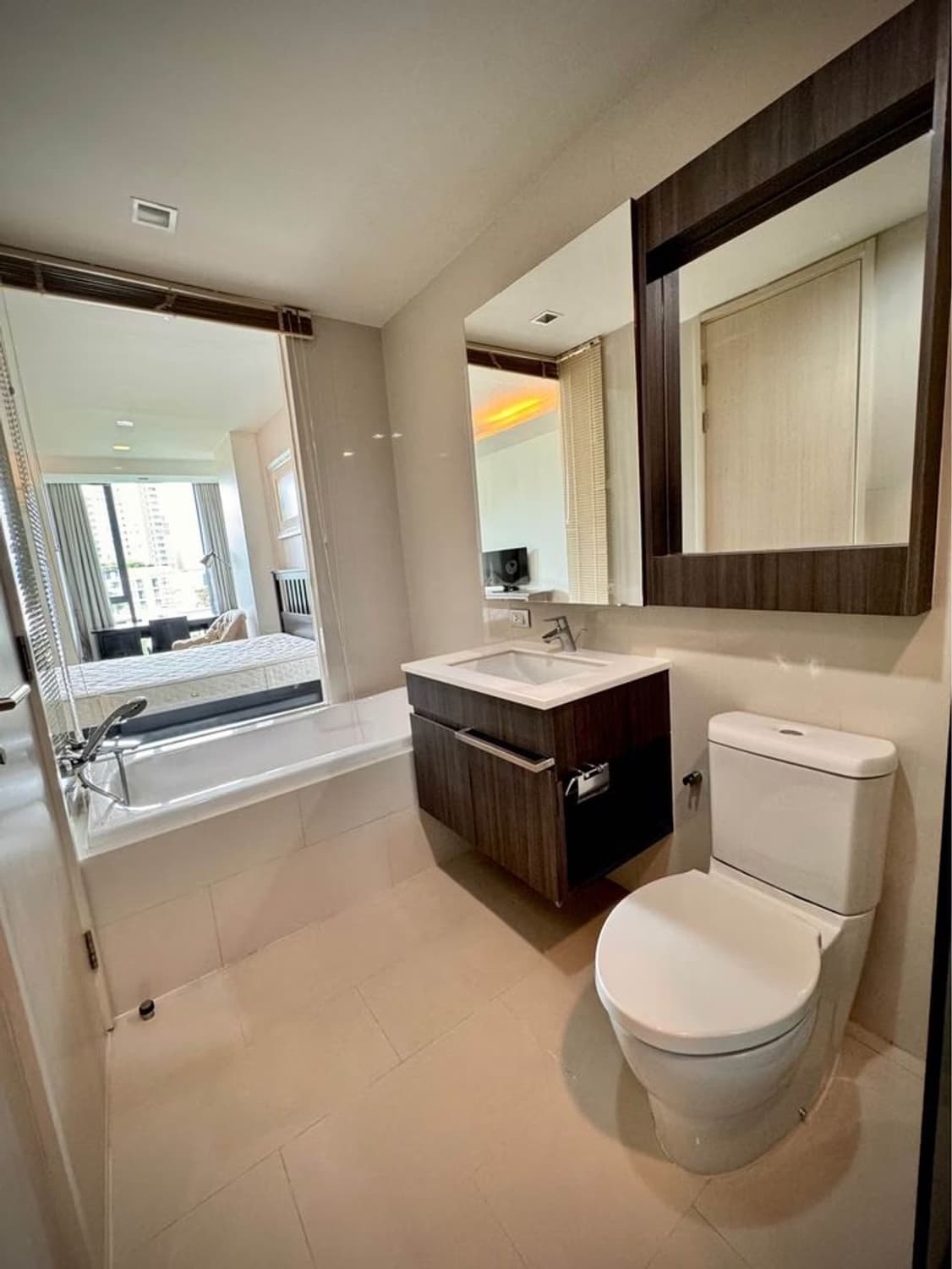 1 Bed Condo for Rent and Sale in Watthana - Image 8