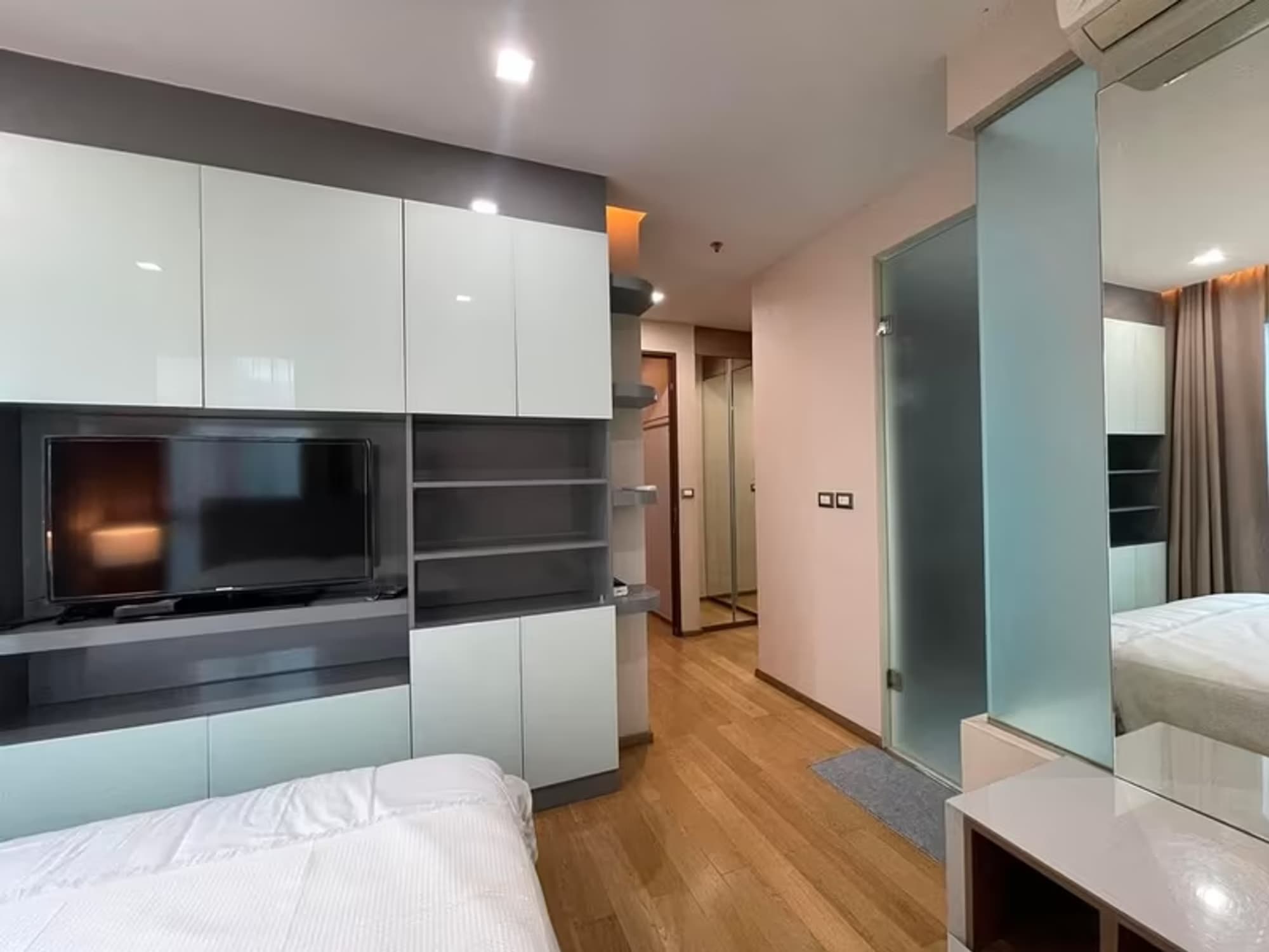 2 Bedroom Condo for Rent - Image 3