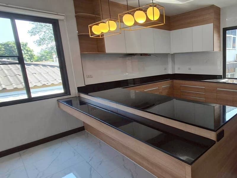 4 Bed House for Rent in Watthana