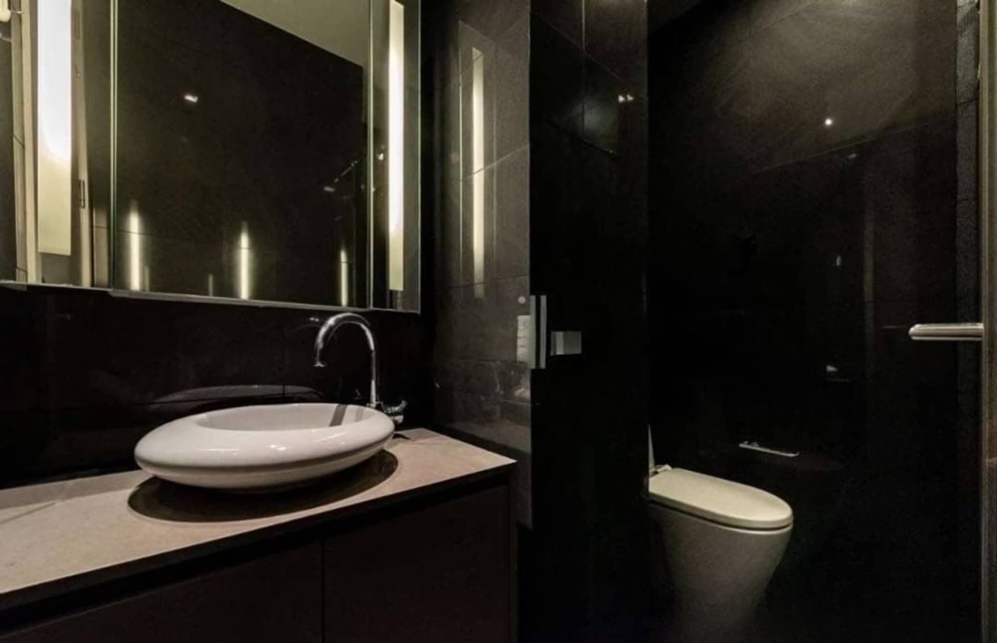 2 ห้องนอน คอนโด สำหรับ ขาย ใน บางรัก - Image 10