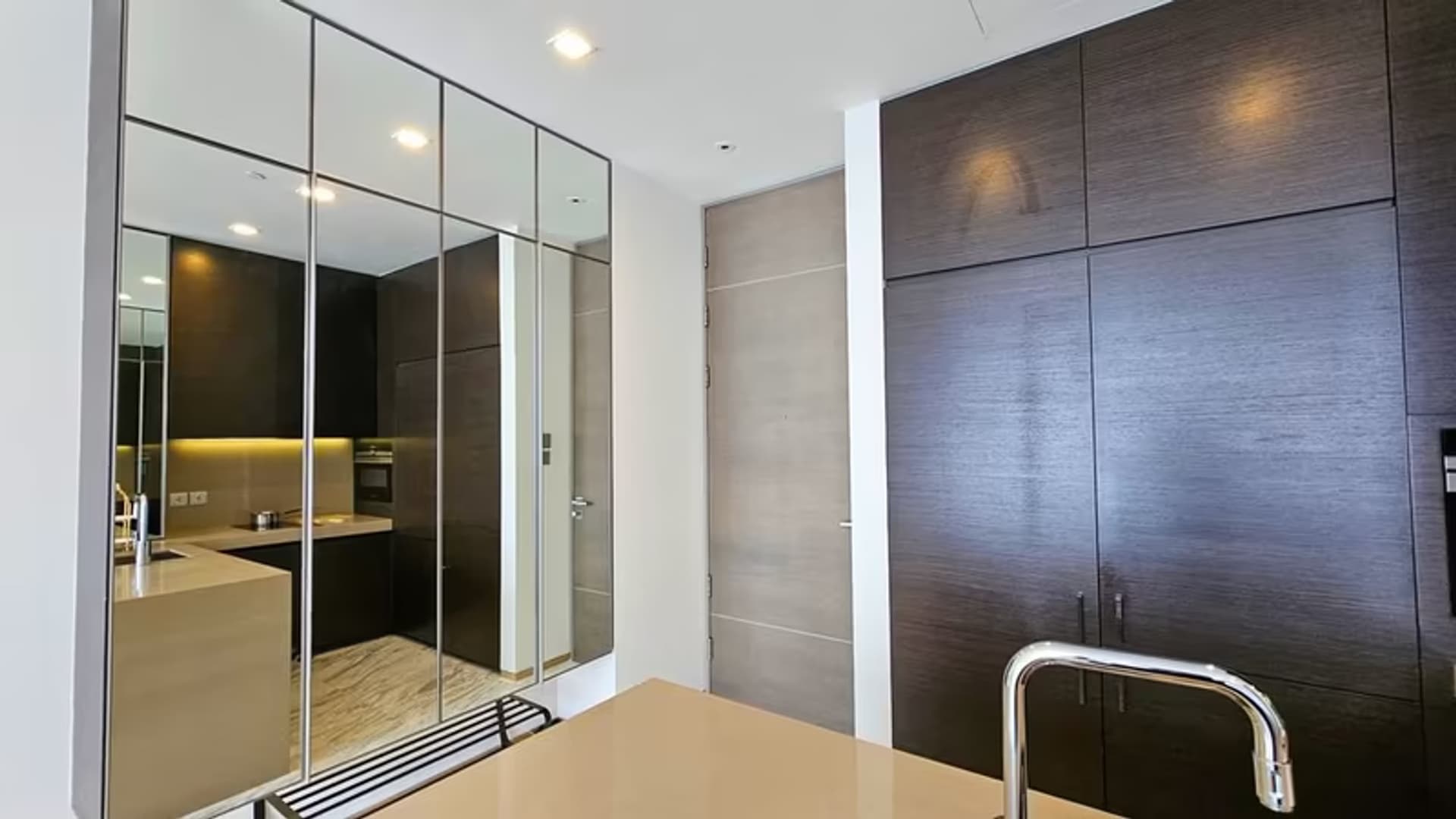 Condo for Rent at Sala Deang One - Image 9