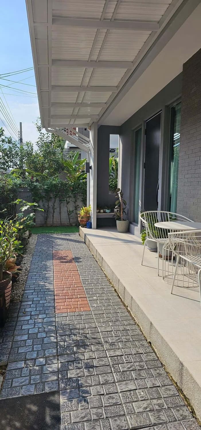 4 Bed House for Rent and Sale in Lat Krabang - Image 5