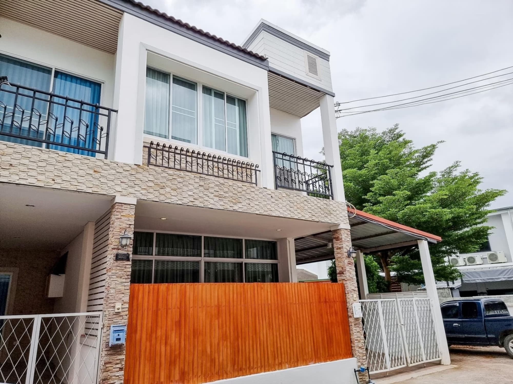 3 Bed House for Sale in Mueang Chiang Mai District - Image 1