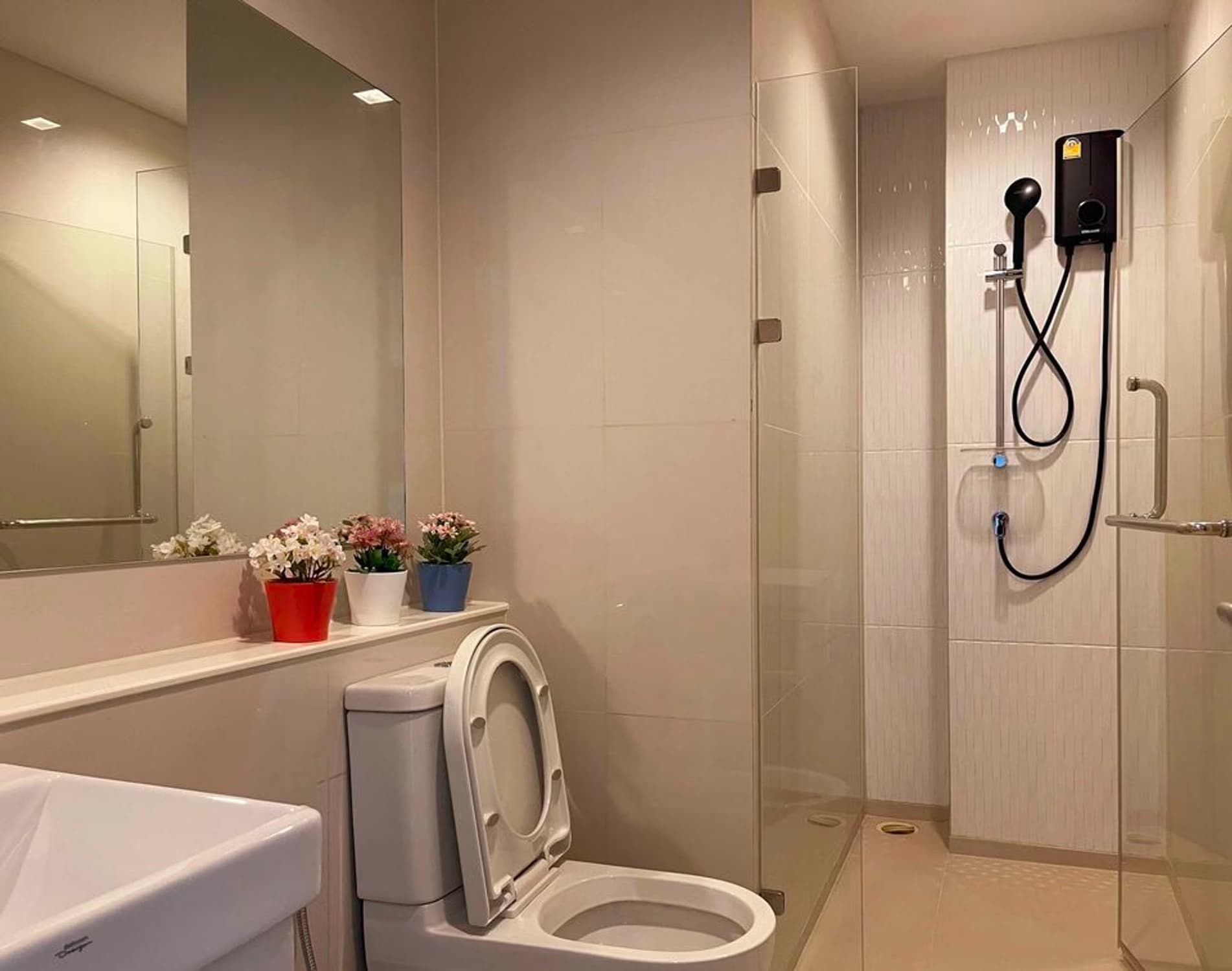 1 Bed Condo for Rent  Near Phloen Chit BTS - Image 7
