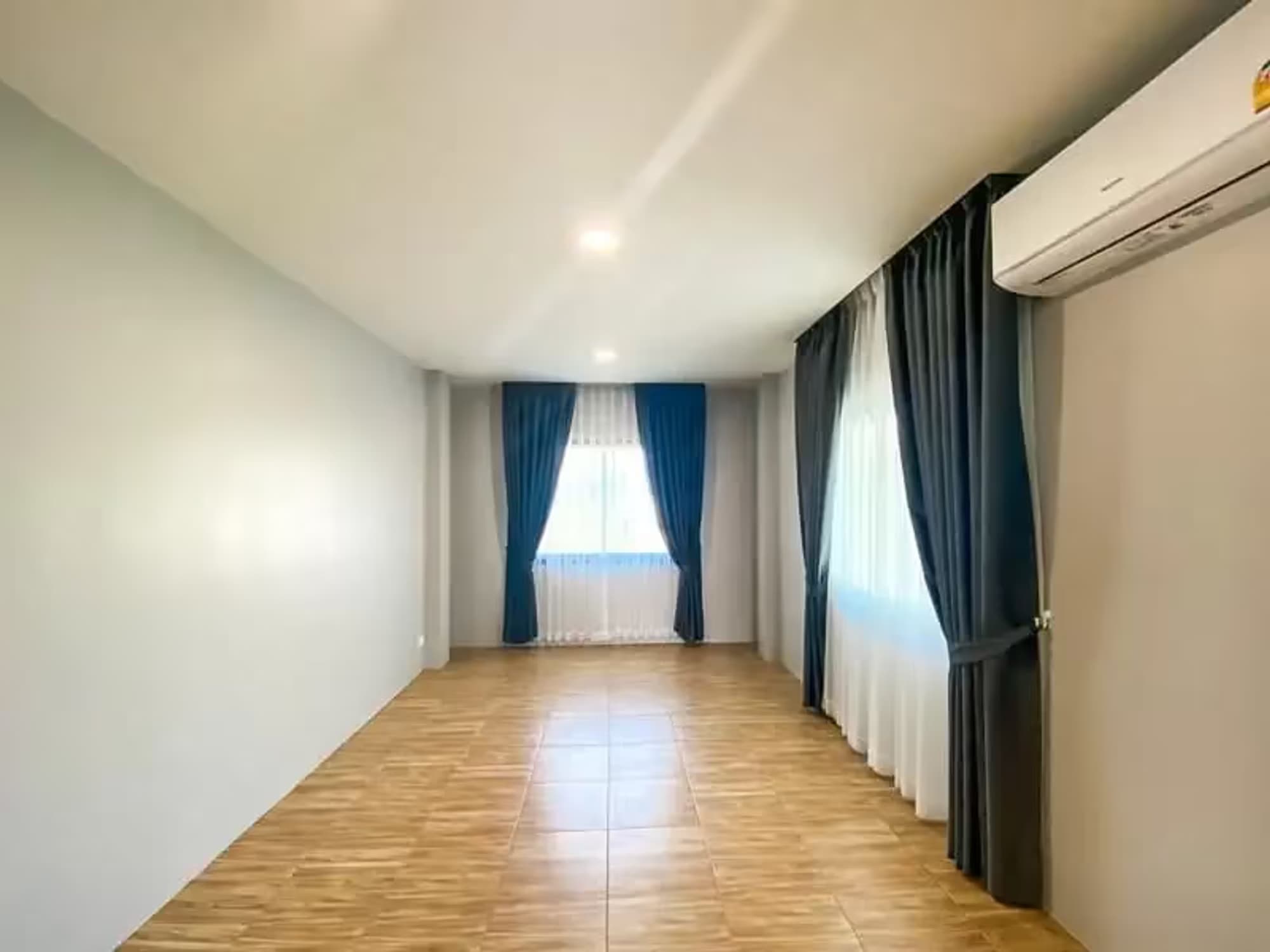 4 Bedroom House - Image 26