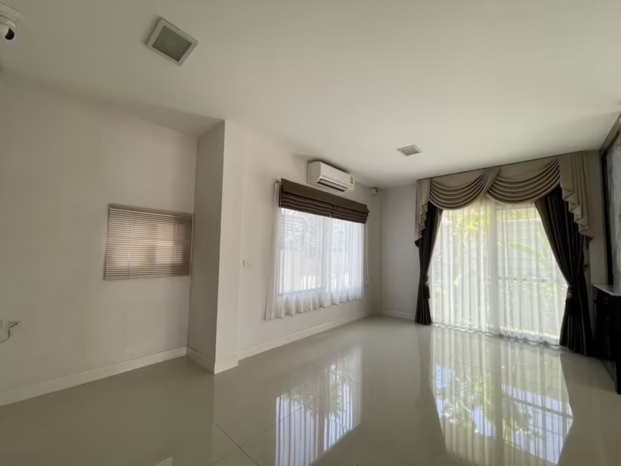 3 Bedroom House - Image 5