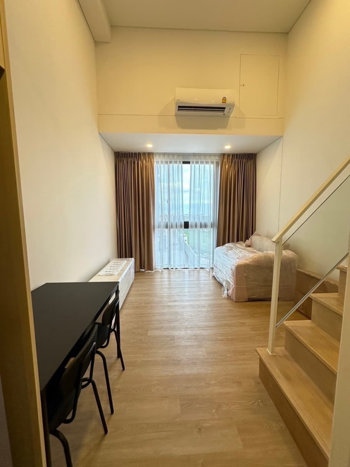 1 Bed Condo for Rent in Huai Khwang - Image 1